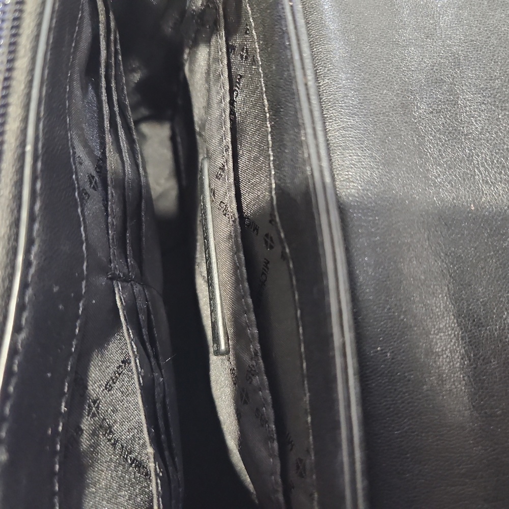💥💥💥Michael Kors Rose Medium Flap Shoulder Bag Vegan Authenicated - Picture 9 of 10